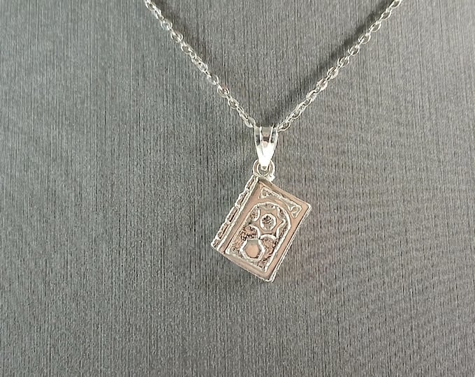 Sterling Silver Jewish Judaica Hebrew Torah Charm Pendant Necklace 3.6g E7497