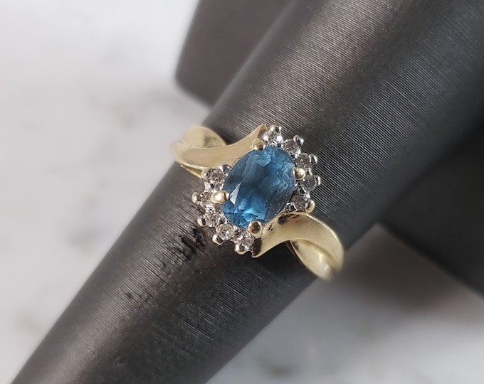 Womens Vintage Estate 10K Yellow Gold Topaz Diamond Ring 2.8g E6283