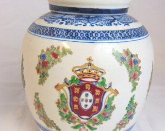 Decorative Chinese Porcelain Floral Urn Vase Jar
