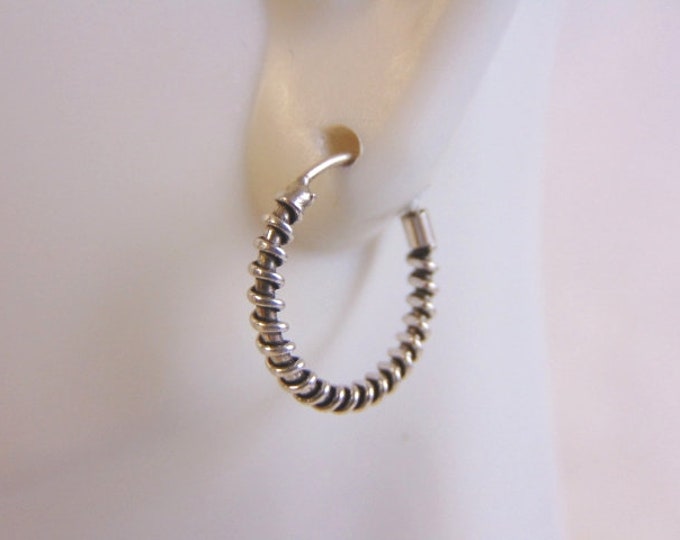Vintage Estate Sterling Silver Hoop Earrings 1.3g #E4038
