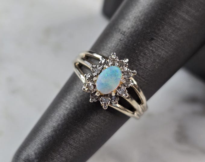 Womens Vintage Estate 14k White Gold Opal & Diamond Ring 4.5g E4250