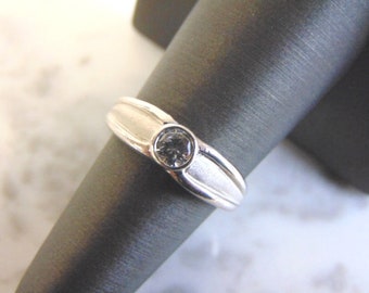 Womens Vintage Estate Sterling Silver W/ CZ Stone Ring 3.6g #E4309