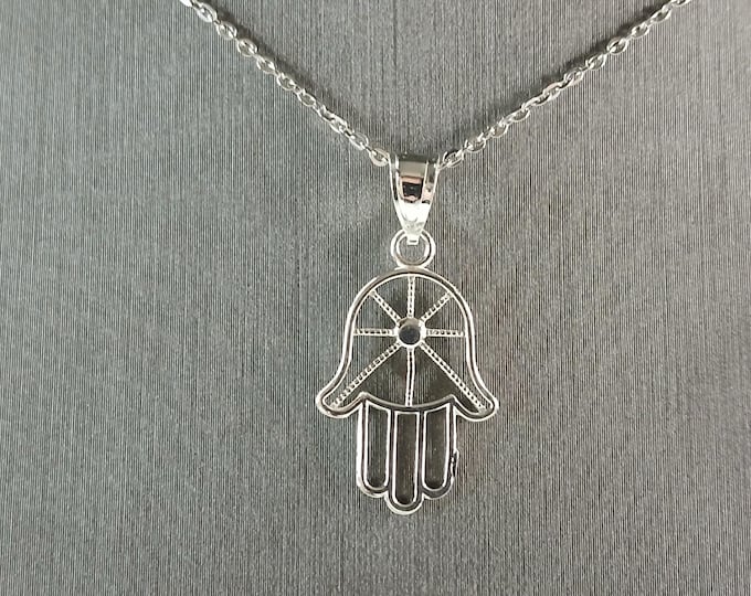 Womens Sterling Silver Hamsa Hand Pendant Necklace 2.5g E6997