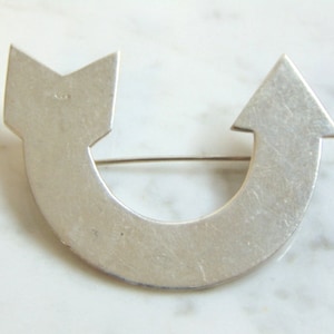 Womens Vintage Estate Sterling Silver &quot;U&quot; Turn Arrow Brooch 13.1g E1544