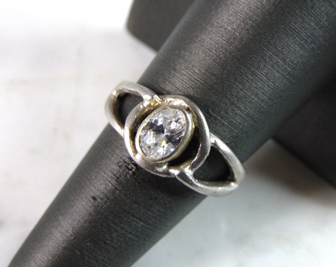 Womens Vintage Estate Sterling Silver Modernist CZ Ring 3.4g E6321