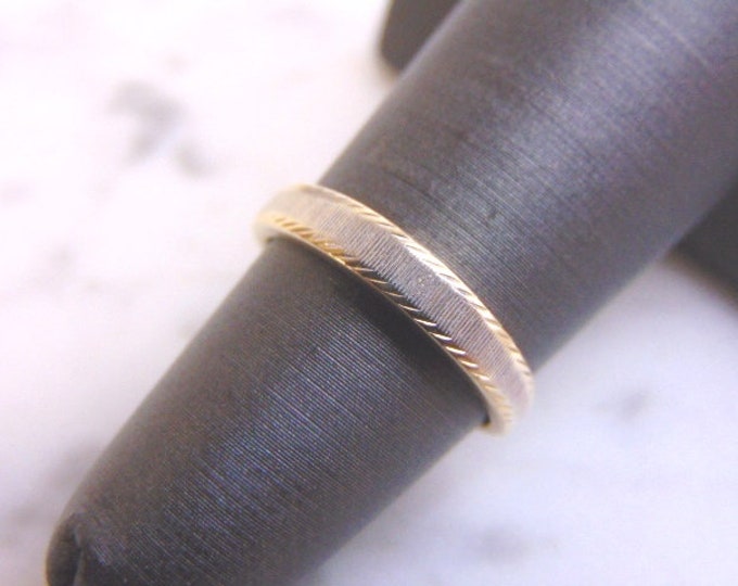 Girls Vintage Estate 14K Yellow & White Gold  Ring 2.2g E1011