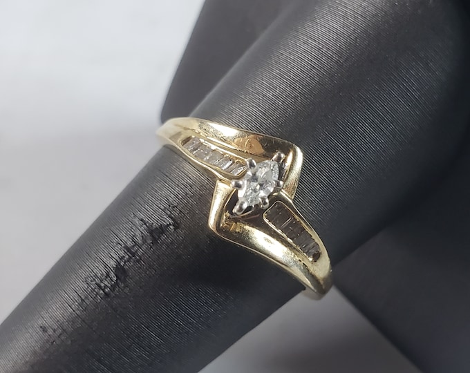 Womens Vintage Estate 14K Yellow Gold Marquise Diamond Ring, 3.9g E6114