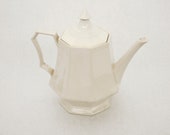 Cream Independence Ironstone Japanese Stoneware Pitcher