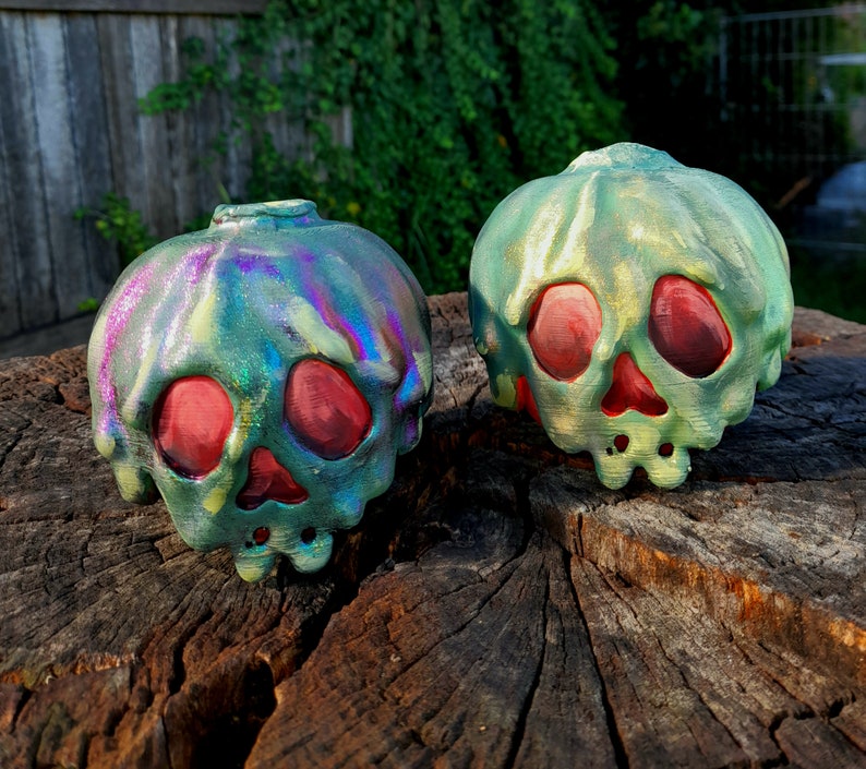 Poison Apple candle holder image 2