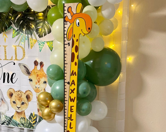 Giraffe Kids growth chart with name wood, Birthday gift for boy