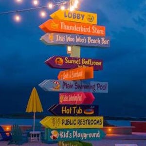 Richtungsschild personalisiert für Hotels & Resorts - führen Sie Ihre Gäste mit Stil. Outdoor Wayfinding Pfeilbretter, benutzerdefinierte Richtungspfeile