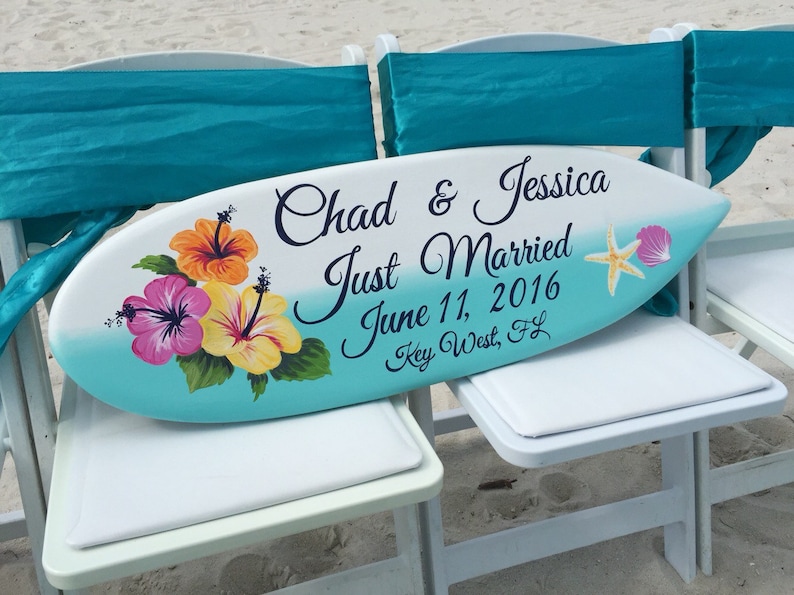 Just Married Sign for couple Hawaiian Wedding Sign Surfboard Wood Sign. Beach Wedding Decor Gift Idea