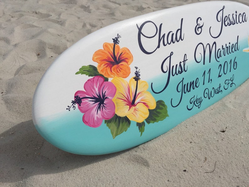 Just Married Sign for couple Hawaiian Wedding Sign Surfboard Wood Sign. Beach Wedding Decor Gift Idea