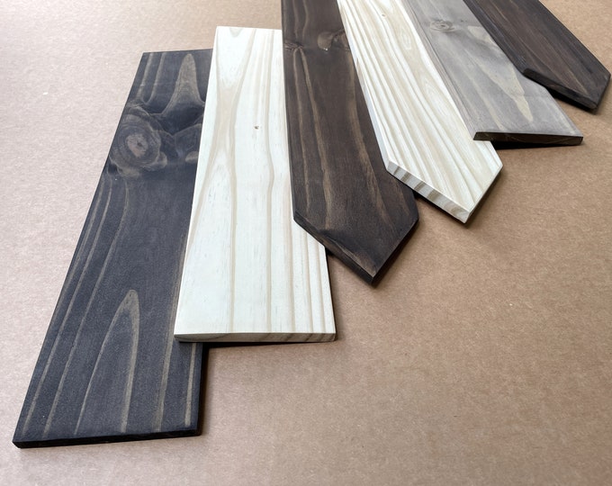 Blank wood boards, DIY ready wayfinding arrows, directional signs, custom colors. 18-34 in length