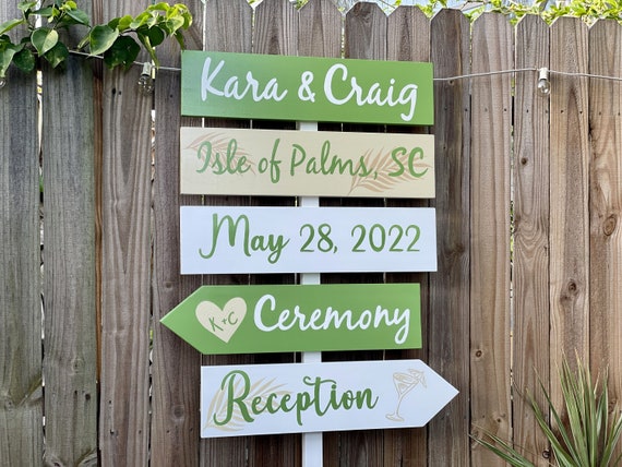Wedding greenery sign, Direction welcome sign post for couple personalized, Wood Newlywed gifts.