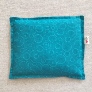 Bolsa de maíz mediana, paquete de calor verde azulado, bolsa de maíz mediana, calor, bolsa de maíz para microondas, terapia de calor, regalo de spa, calor portátil, bolsa de maíz sin aroma, regalo para mamá