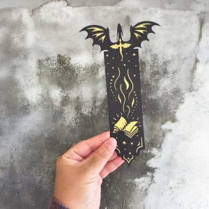 Handmade Dragon Fantasy Bookmark for Romantasy Reader Fantasy Sword Layered Paper Bookmark Gift for Readers Onyx Storm Inspired Bookmark