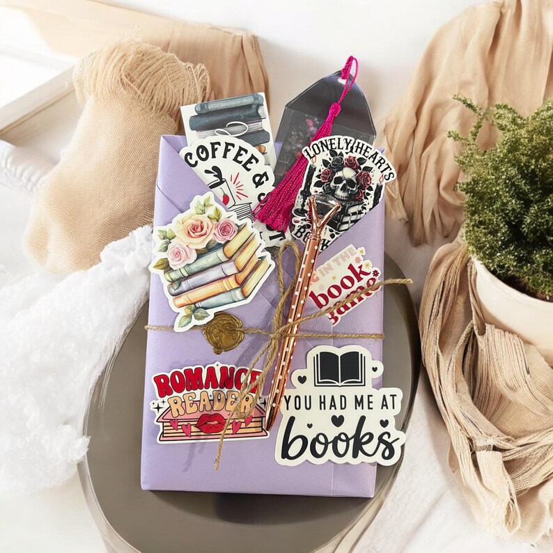 Blind Date Book Mystery Bundle Surprise Reading Gift Box Bookworm Present Literary Surprise Custom Genre Reader Package Cozy Kit Book Lover Stickers&Bookmark