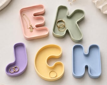 Personalized Initial Trinket Dish 3D Printed Letter Jewelry Tray Custom Monogram Ring Dish Vanity Decor Bridesmaid Gift Desk Organizer