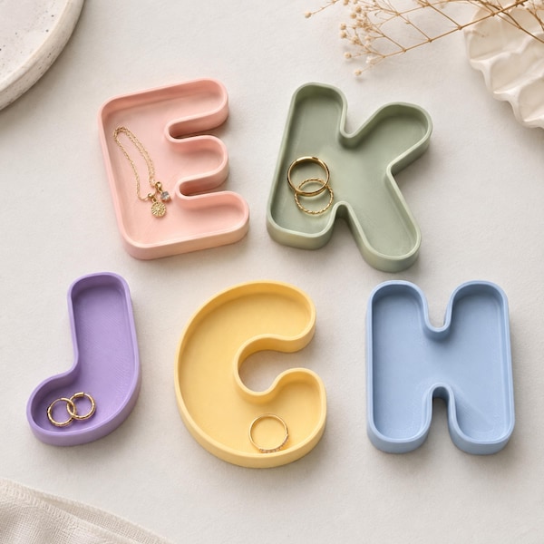 Personalized Initial Trinket Dish 3D Printed Letter Jewelry Tray Custom Monogram Ring Dish Vanity Decor Bridesmaid Gift Desk Organizer