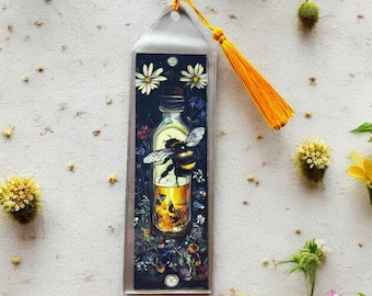 Honeybee Bookmark with Floral Design Vibrant Bee and Nature Inspired Bookmark for Readers Durable Bee Themed Bookmark