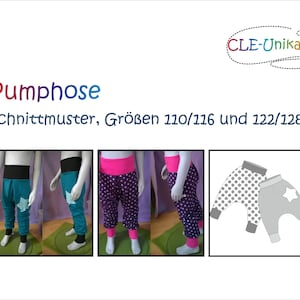 Könnte beinhalten: Ein Schnittmuster für Kinderhosen, genannt "Pumphose", in den Größen 110/116 und 122/128. Das Schnittmuster beinhaltet drei verschiedene Hosenmodelle, eines mit einem türkisfarbenen Stern, eines mit lila und weißen Punkten und eines mit grauen Punkten.