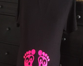 Happy Feet Baby Bump T Shirt  -  Baby Boy, Baby Girl  Fun Printed Pregnancy T Shirt