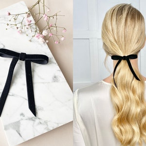 Classic black bow clip, barrette clip bow of luxury velvet ribbon, dark academia aesthetic, elegant hair accessories for thin and thick hair