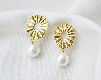 Gold plated pearl earring
