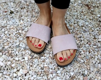 Soft Pink covers for the 'Ethical Magic Sliders' made of cork fabric. For your vegan upcycled sandals!