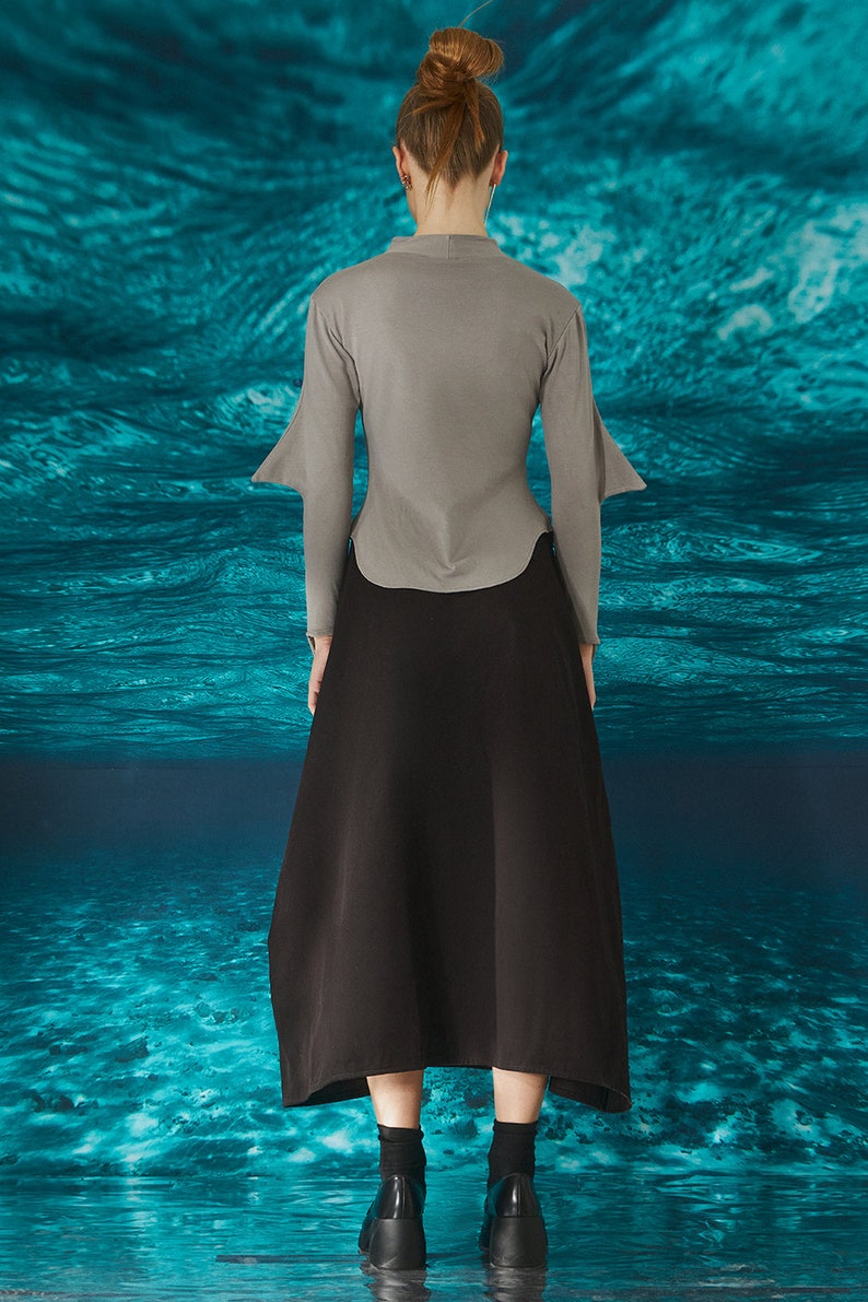 Spiny Dogfish elastic blouse with flaps image 3