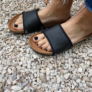 The Ethical Magic Sliders, upcycled sandals made from recycled materials. By adding different covers, you have countless possibilities image 3