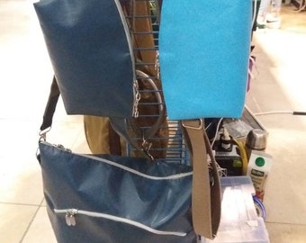 Blue Bella - dunkeblaue, vegane Gürteltasche aus LKW - Plane, Upcyclingtasche für Damen und Herren, Designertasche, Umhängetasche, handmade