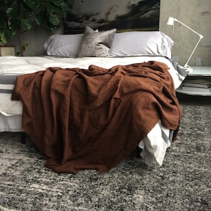 Manta de lino marrón auténtico XL - Manta marrón lisa - 100 % lino - Sala de estar y dormitorio - Ropa de cama suave - Fabricada a pedido en EE. UU.