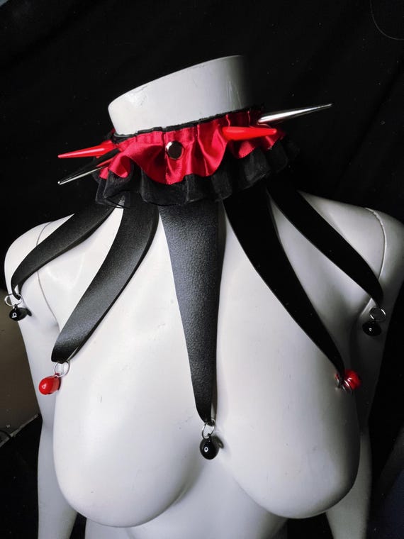 black and red jester collar with ruffles and bells