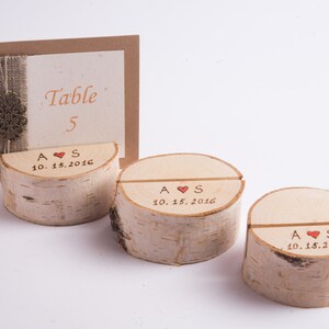 30 suportes personalizados para números de mesa de casamento de bétula, suporte para cartão de lugar, suporte para etiqueta de nome, suporte para número de mesa, decoração rústica de casamento