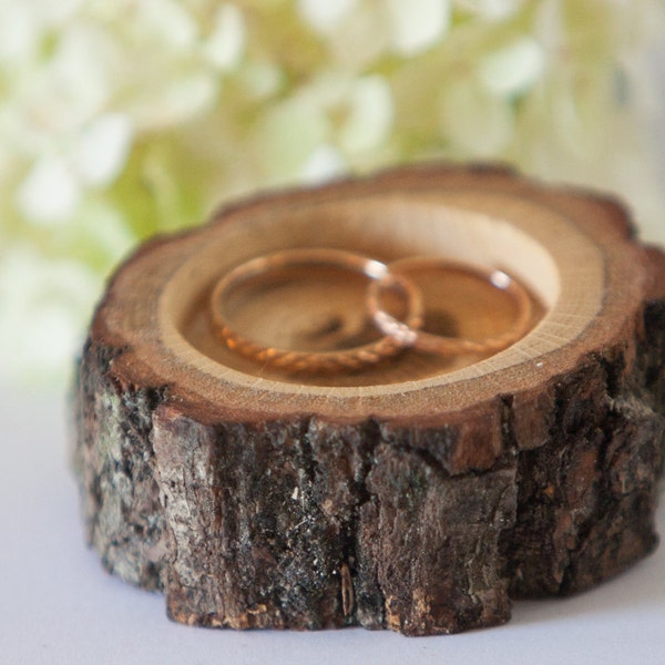 Rustic wedding  ring  pillow, rustic ring holder, log ring box, wedding decoration, woodland wedding decor, ring bearer pillows