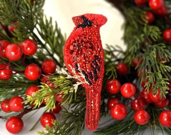 Beading PDF tutorial with Kit Cardinal brooch, Cardinal beading pattern, bead embroidery pattern, beaded bird, Christmas beading pattern