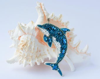 Bead embroidered Dolphin pendant, beaded Dolphin, Dolphin lovers' gift, sea lovers' gift, handmade blue dolphin, Dolphin jewelry handcrafted