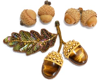 Beading kit + PDF Tutorial Acorn brooch, easy to follow beading pattern Acorn, Acorn branch pin DIY pattern, Acorn with Tiger eyes cabochons