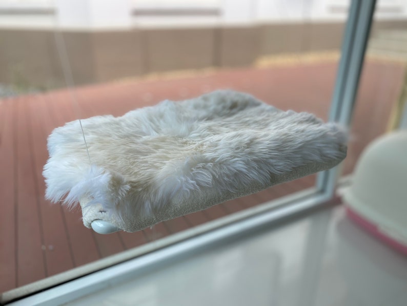 Square Shape size 50cm x 60cm 100/% Genuine Sheepskin Rug excluded Cat Bed