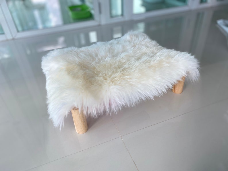 Square Shape size 50cm x 60cm 100/% Genuine Sheepskin Rug excluded Cat Bed