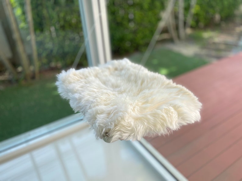Square Shape size 50cm x 60cm 100/% Genuine Sheepskin Rug excluded Cat Bed