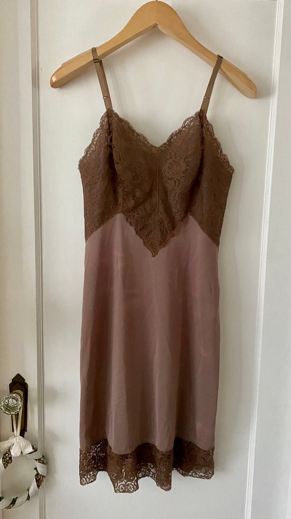 Vintage Vanity Fair slip Gem