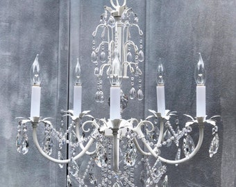 Chandeliers & Pendants