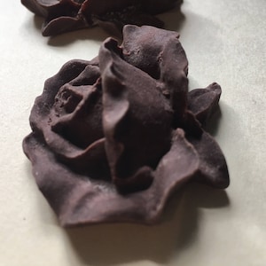 Single Rose Resin Applique for furniture, drawers, cabinets, Original design, Paintable, shabby chic Paris Apt decoration