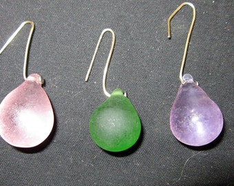 5 Glass Grape TearDrop Prisms for Chandeliers or Lamps: Frosted Pink, Green, Lilac. suncatchers, tear drops, Lots of 5 grapes