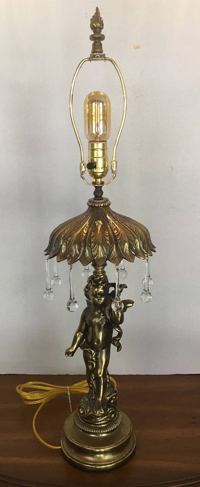 Ooak Vintage Cherub Lamp Antique Brass Finish Cast Metal With Clear Teardrop Prisms Victorian Style Cheurb Table - Antique Cherub Lamps Ooak Vintage Cherub Lamp Antique Brass Finish Cast Metal With Clear Teardrop Prisms Victorian Style Cheurb Table - Antique Cherub Lamps