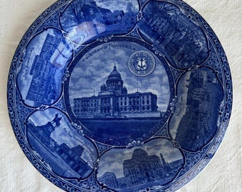 Rowland och Marsellus Staffordshire Flow Blå Souvenir från Providence Tallrik 1930-talet