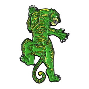 Climbing Tiger - green (enamel pin)